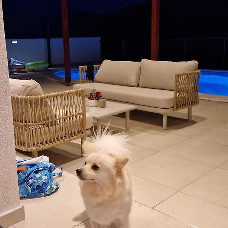 Villa Lucatoni - Heated Pool شيبينيك المظهر الخارجي الصورة