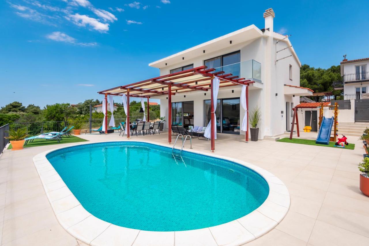 Villa Lucatoni - Heated Pool شيبينيك المظهر الخارجي الصورة